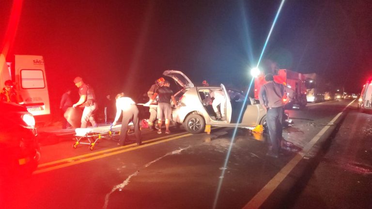 Ultrapassagem proibida deixa seis feridos, entre eles duas crianças, na SP-483