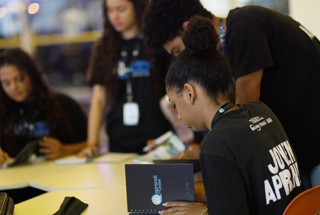 adolescentes mercado de trabalho divulgação