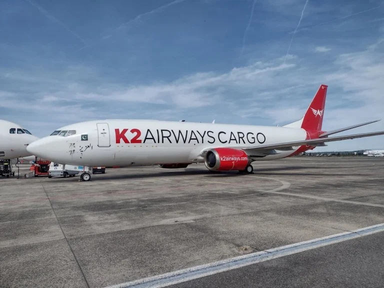 Boeing 737 desaparece do radar com cinco pessoas no Paquistão