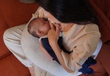 Dia Mundial da Amamentação: por trás da romantização, mães enfrentam dor, culpa e superação