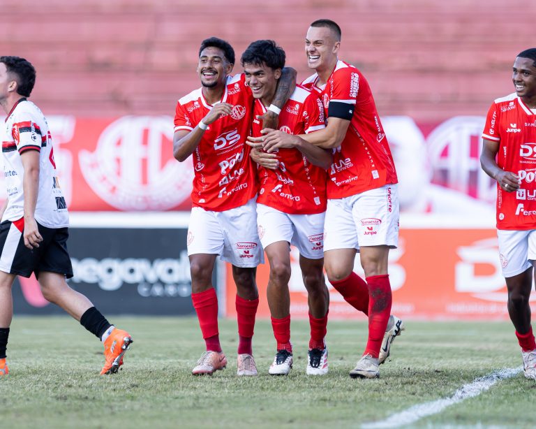 América vence a Santacruzense e garante vaga nas quartas de final do Paulista Sub-23