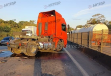Engavetamento entre carretas provoca congestionamento na Rodovia Cônego Domênico Rangoni, em Santos