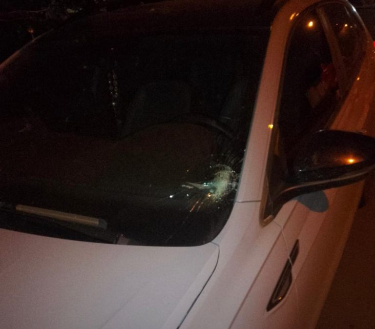 Idosa sofre fratura na perna após ser atropelada por carro