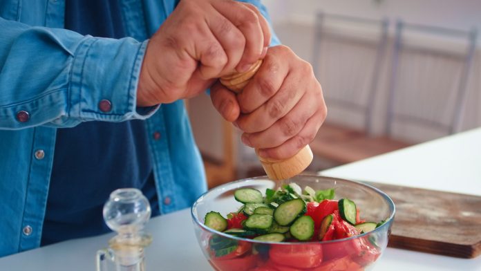 Dieta com mais vegetais é ligada a melhor qualidade de vida em homens com câncer de próstata
