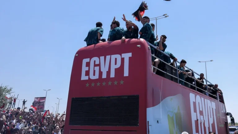 Multidão celebra seleção do Egito depois de campanha histórica no Mundial