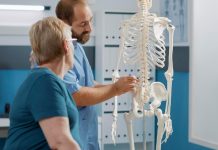 Dor na coluna: em quais casos a cirurgia vira a melhor opção
