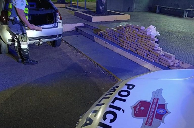 Motorista é preso com mais de 100 kg de maconha na SP-270
