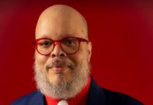Ed Motta resgata raízes sonoras em seu 1º álbum em português após 13 anos