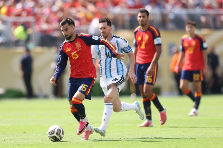 Final da Copa tem primeiro tempo sem gols entre Espanha e Argentina