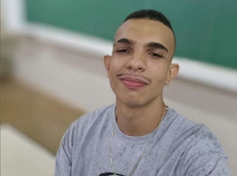 Jovem de 20 anos morre em acidente com ônibus do transporte escolar em vicinal