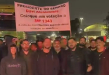 Caminhoneiros iniciam greve na região em defesa da MP do frete; VÍDEO