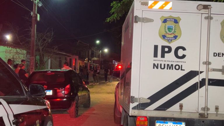 Idoso é morto a tiros e facadas dentro de casa em Santa Rita