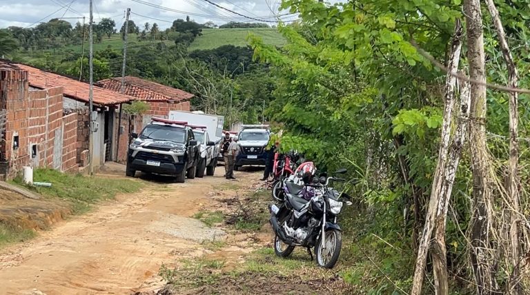 Adolescente de 14 anos é morto a tiros em comunidade de Alhandra