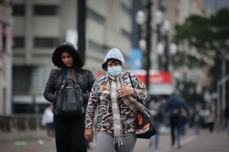 Procon aponta que 25% dos consumidores se endividam no inverno; entenda