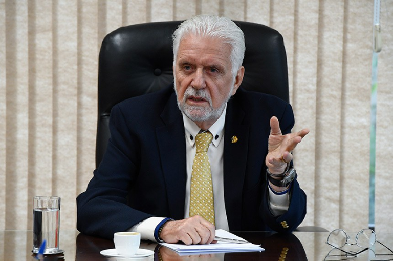 Ex-líder do governo Lula é intimado a depor sobre suspeitas de pagamentos ligados ao Master