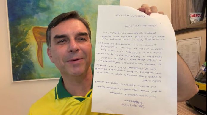 live-flavio-bolsonaro-thmais