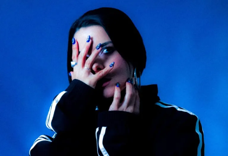 LOUISE, filha de Chico Science, apresenta seu EP de estreia, “Notívaga”