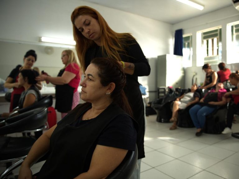 Escola do Trabalho abre mais de mil vagas para cursos profissionalizantes gratuitos em Taubaté