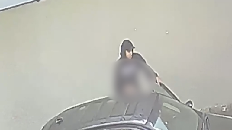 Homem é flagrado praticando ato obsceno na rua em plena luz do dia em Campinas