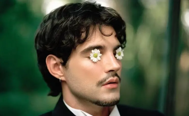 “Memórias Póstumas”, novo álbum de Jão, mostra evolução e profundidade de um ídolo pop de primeiro time