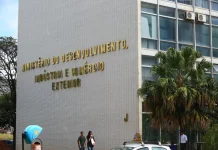 Governo brasileiro divulga defesa às tarifas de 25% dos EUA a produtos brasileiros