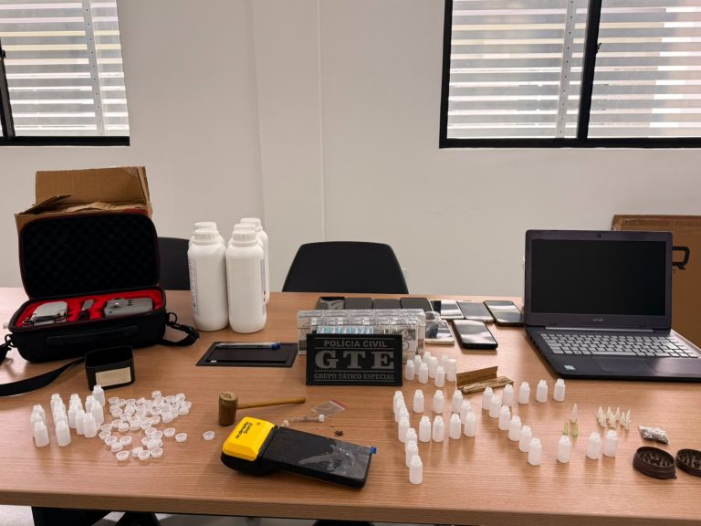 Polícia Civil apreende drogas, dinheiro e equipamentos usados no tráfico em Baía da Traição