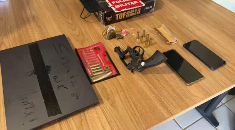 Professor é preso após chegar armado em escola no Sertão paraibano