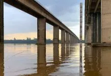 Guaíba sobe em Porto Alegre e Defesa Civil emite alerta de alagamento para áreas ribeirinhas