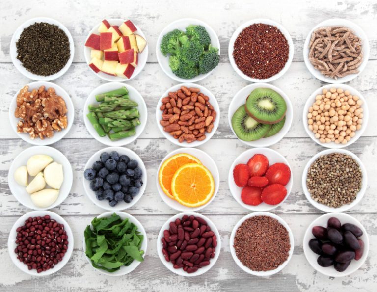 De frutas vermelhas ao azeite de oliva: confira os 10 superalimentos segundo Harvard