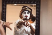 O TEATRO MÁGICO apresenta “A Corda Bamba no Pescoço” 11 de julho, no Brasuca