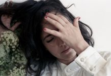 Tiê transforma os dilemas da vida adulta em canções no ‘Vozes da Vez’