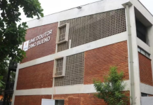 Criança com TEA fica ferida após se cortar dentro de escola em Santos; família busca explicações