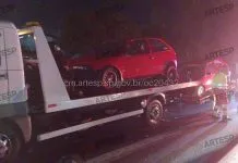 Motorista de guincho morre atropelado após carreta bater em caminhão na Carvalho Pinto, em Caçapava