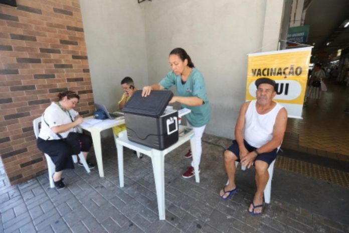 Jacareí terá vacinação gratuita no Mercado Municipal nesta quarta (19) Jacareí terá vacinação gratuita no Mercado Municipal nesta quarta (19)
