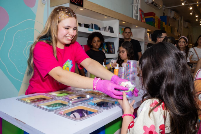 Influenciadora Mel Slime leva “Sorveteria da Mel” a Indaiatuba neste sábado