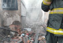 Incêndio destrói casa no bairro Taquaral, em Ubatuba