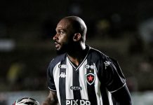 PK celebra sequência invicta do Botafogo-PB, mas quer foco para reta final da Série C 2026