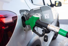 Gasolina comum passa a ter 32% de etanol anidro em sua composição