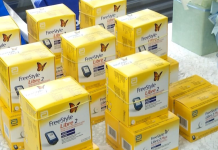 Guarujá entrega sensores de glicose a crianças e adolescentes