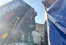 Engavetamento entre cinco veículos causa congestionamento na Dutra, em São José
