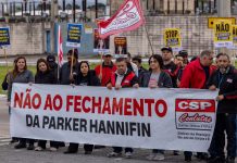 Trabalhadores protestam contra fechamento da Parker Hannifin em Jacareí