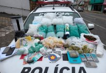 PM encontra quase 6 kg de drogas em casa usada para preparar e fracionar drogas em Guaratinguetá