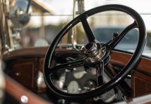 Museu do carro de Campos de Jordão marca presença em evento na Califórnia