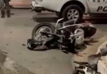 Motociclista sofre fraturas após colisão com carro em avenida de Guarujá