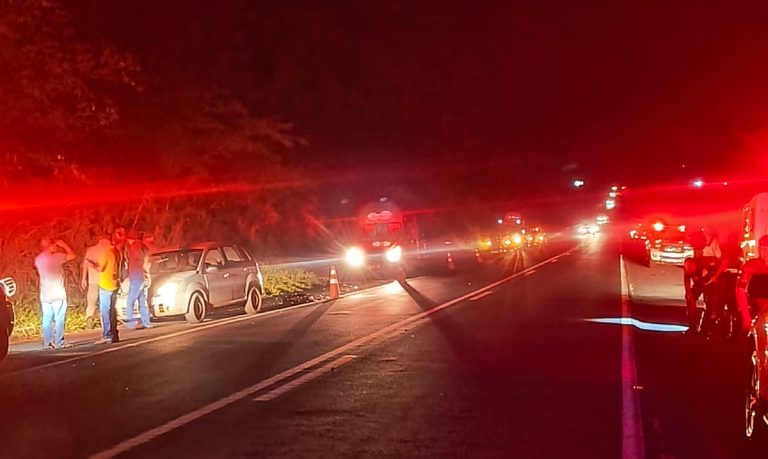 Motociclista de 40 anos morre em colisão frontal na SP-272