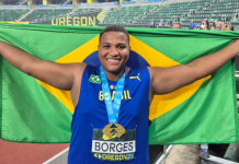 Atleta araçatubense faz história e fatura o ouro no arremesso de peso no Mundial de Atletismo