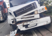 Pane em freios causa acidente entre carretas e interdita Rodovia Anchieta em Cubatão