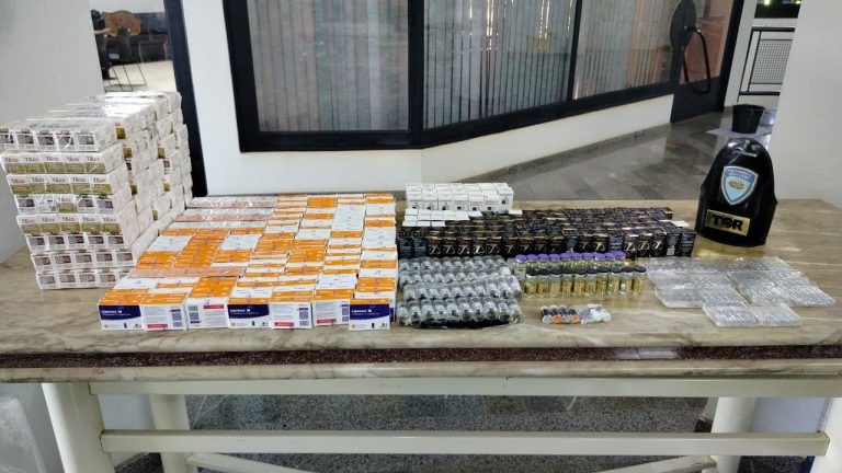 Polícia apreende R$ 800 mil em medicamentos para emagrecer na SP-425