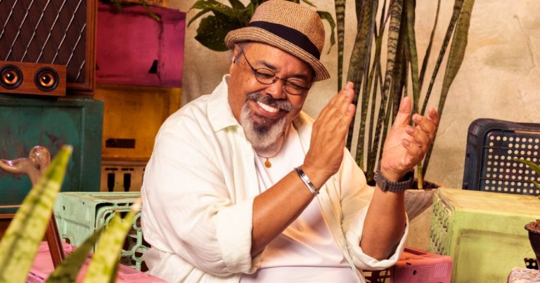Jorge Aragão será atração principal do lançamento do Santos Carnaval 2027