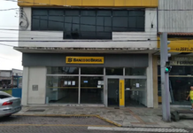 Agência bancária é invadida em Praia Grande e tem equipamentos furtados